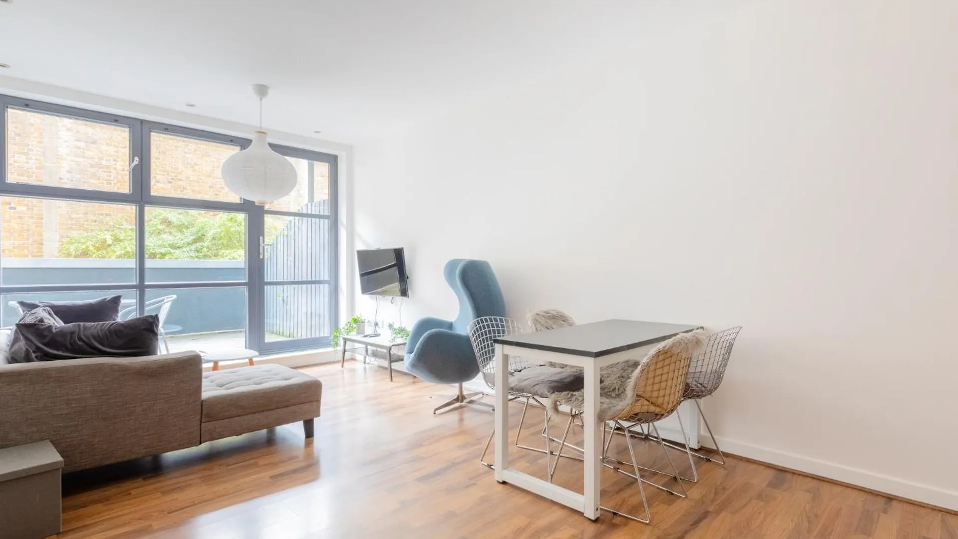 Appartamento Contemporary 2Bd Flat W Patio In East Londra Regno Unito