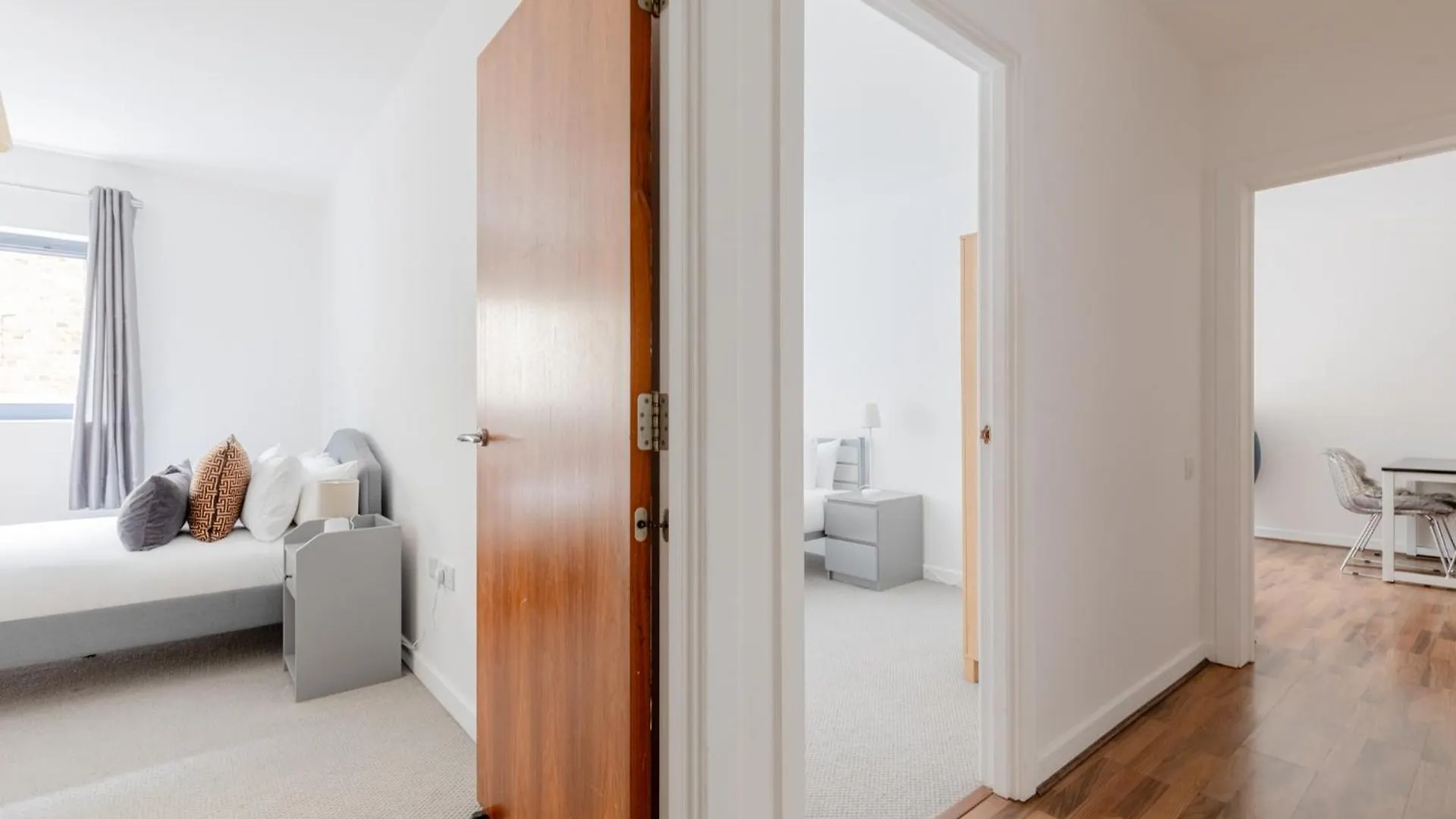 Ferienwohnung Contemporary 2Bd Flat W Patio In East London
