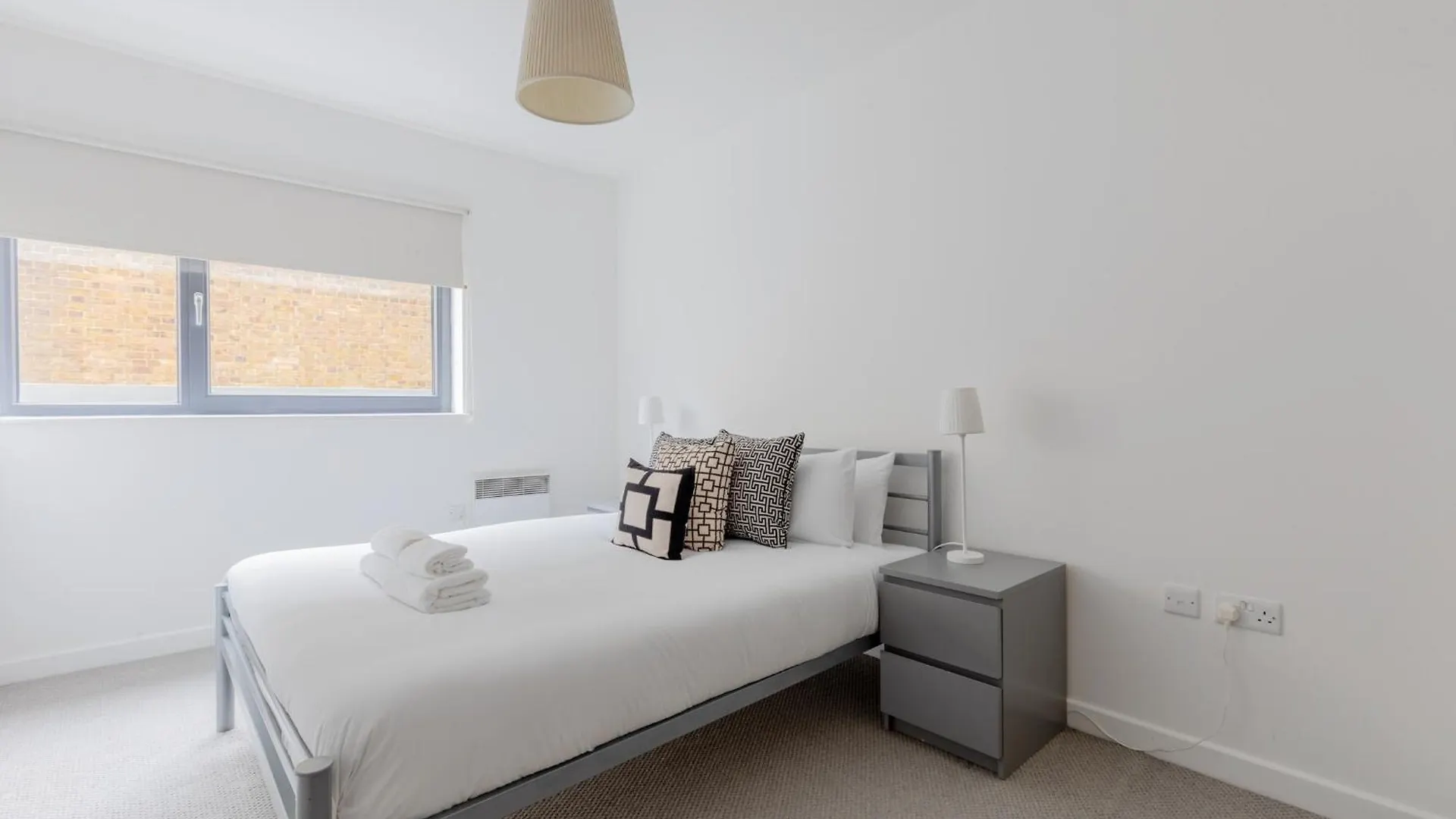 Appartamento Contemporary 2Bd Flat W Patio In East Londra